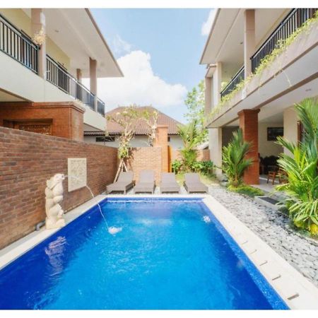 Komala Homestay Canggu Екстериор снимка