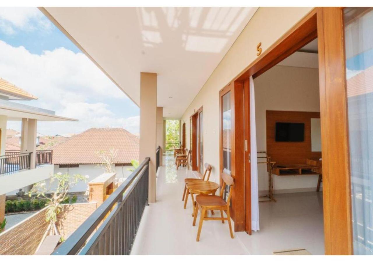 Komala Homestay Canggu Екстериор снимка