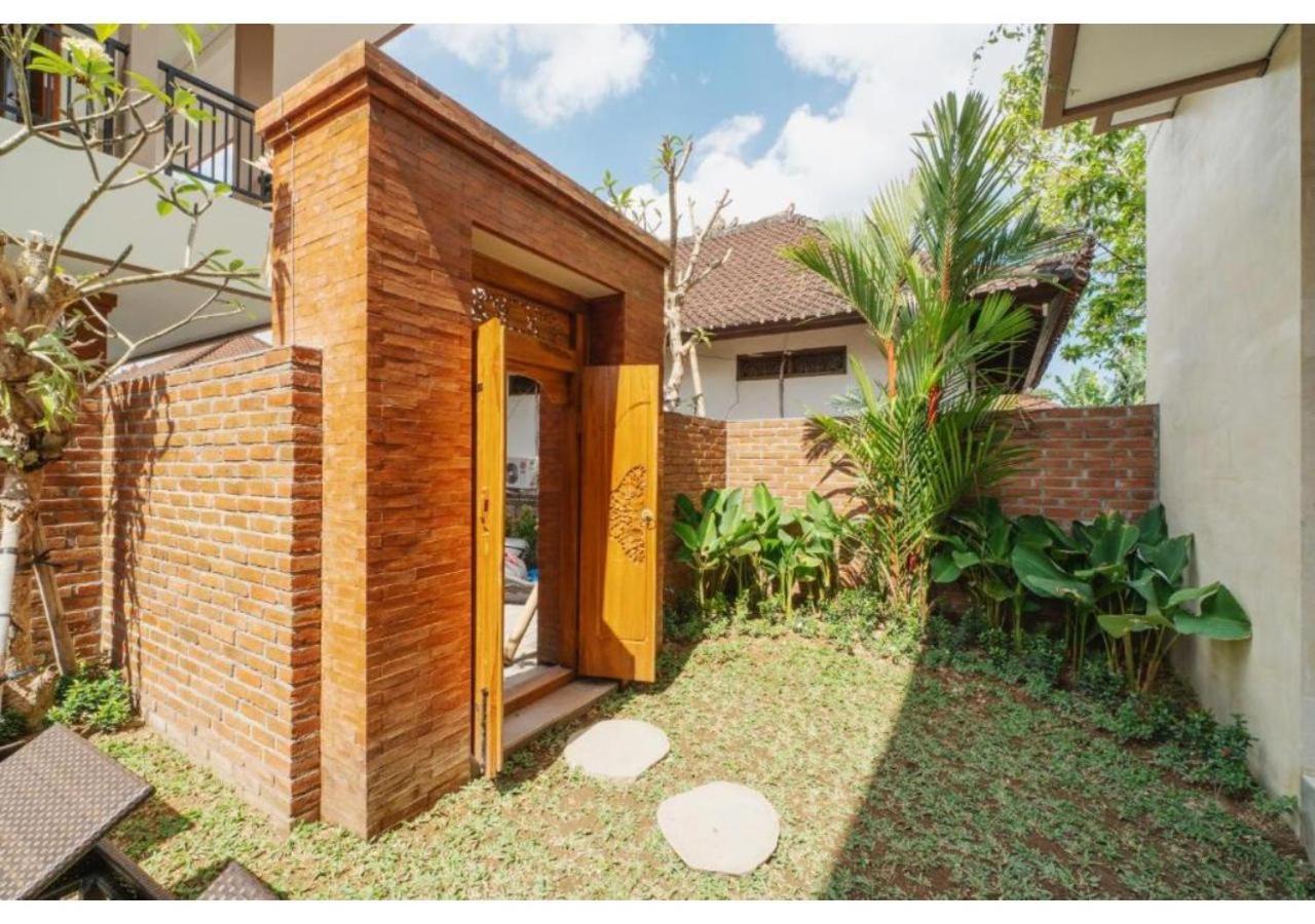 Komala Homestay Canggu Екстериор снимка