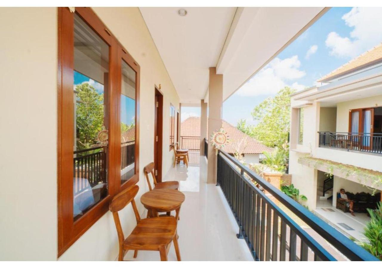 Komala Homestay Canggu Екстериор снимка