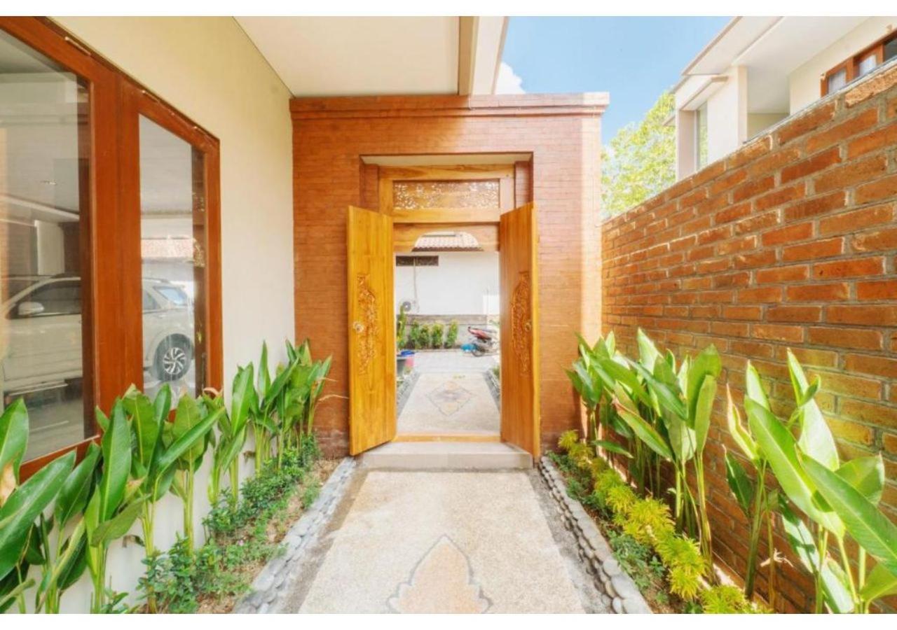 Komala Homestay Canggu Екстериор снимка