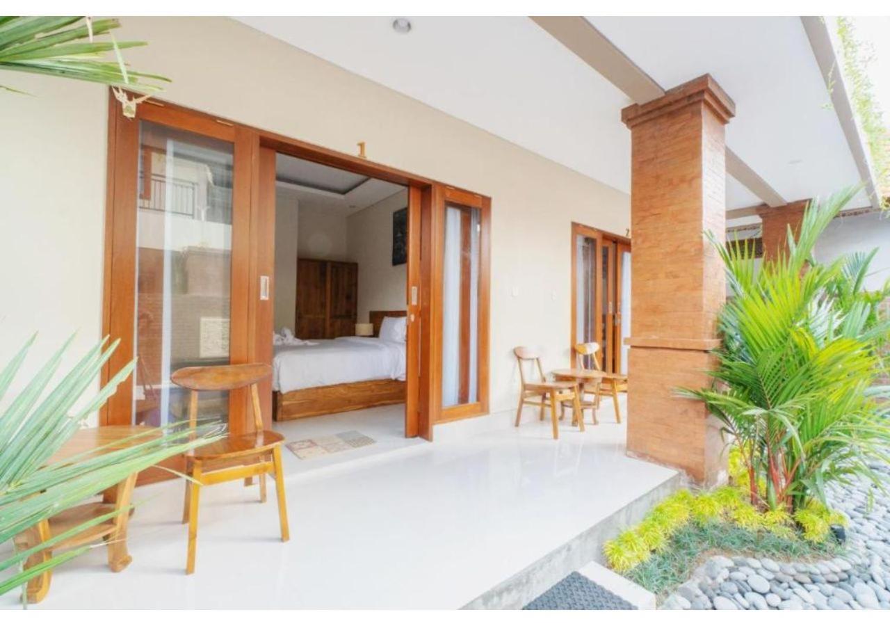 Komala Homestay Canggu Екстериор снимка