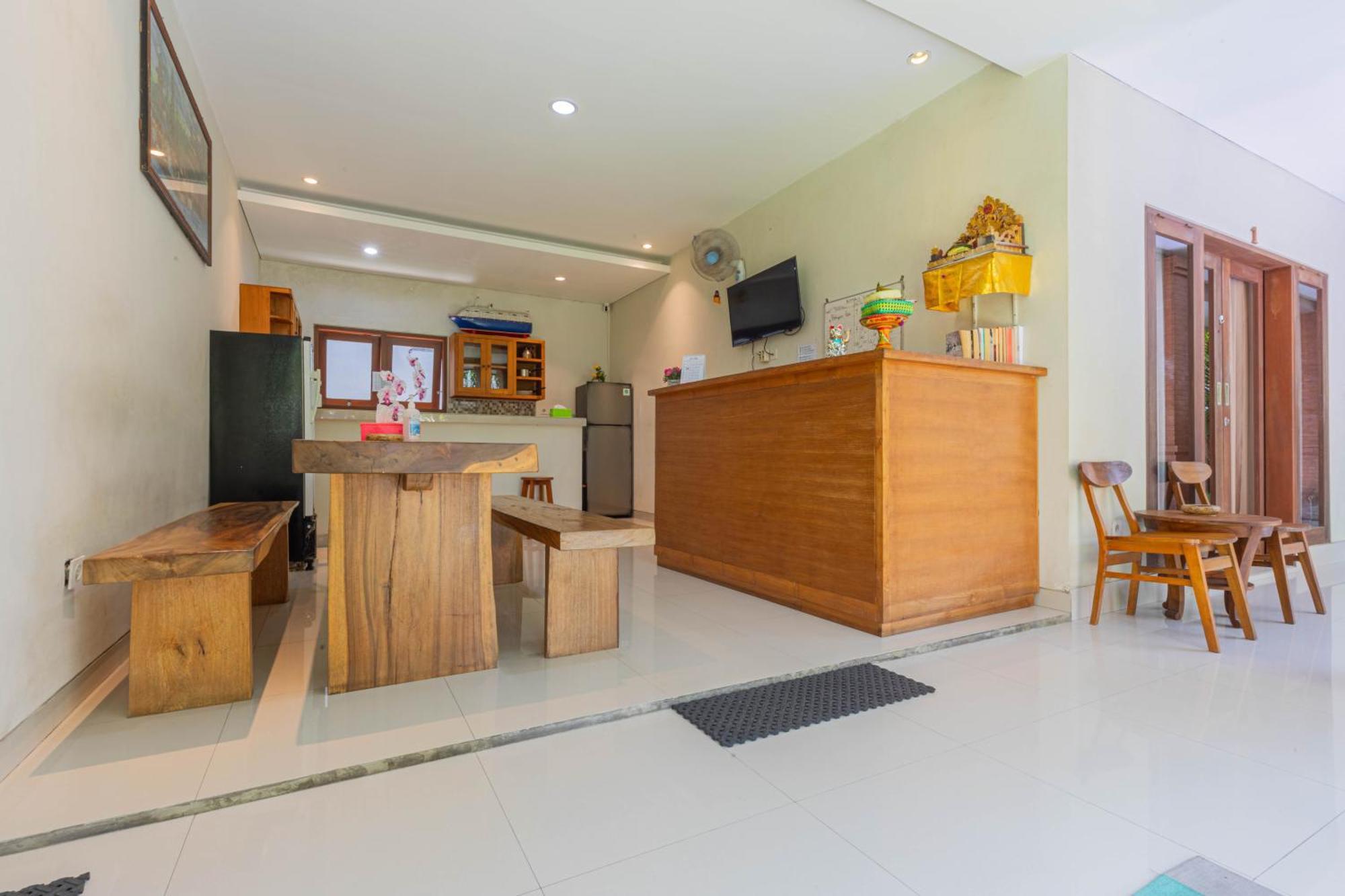 Komala Homestay Canggu Екстериор снимка