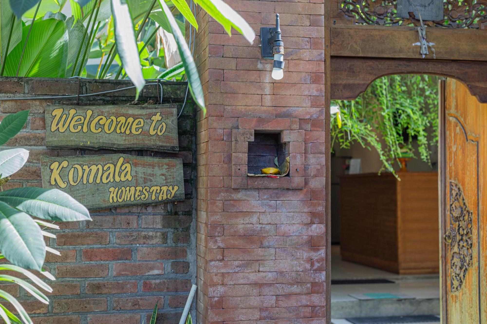 Komala Homestay Canggu Екстериор снимка