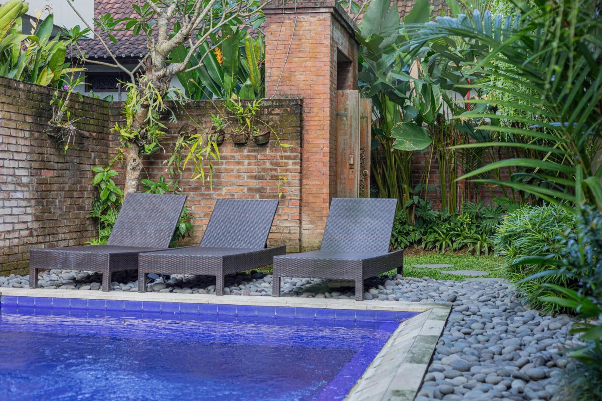Komala Homestay Canggu Екстериор снимка