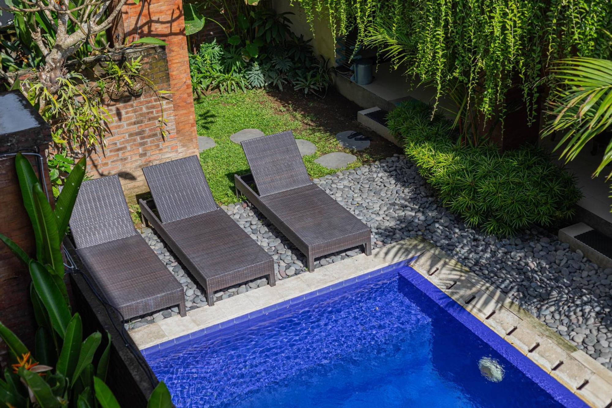 Komala Homestay Canggu Екстериор снимка