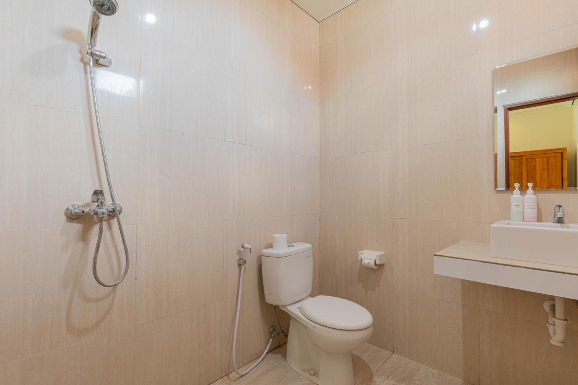 Komala Homestay Canggu Екстериор снимка