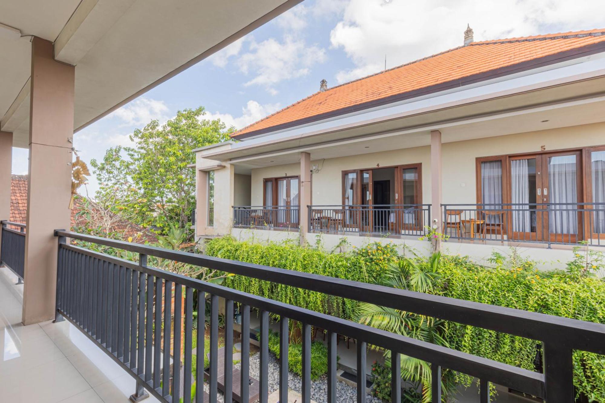 Komala Homestay Canggu Екстериор снимка