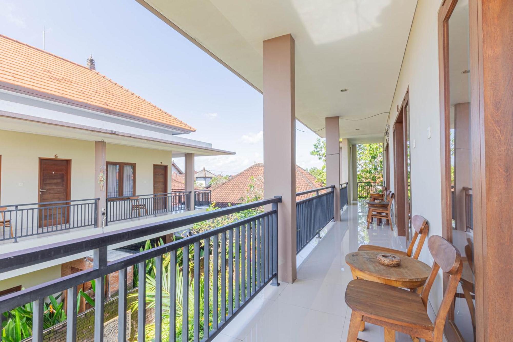 Komala Homestay Canggu Екстериор снимка