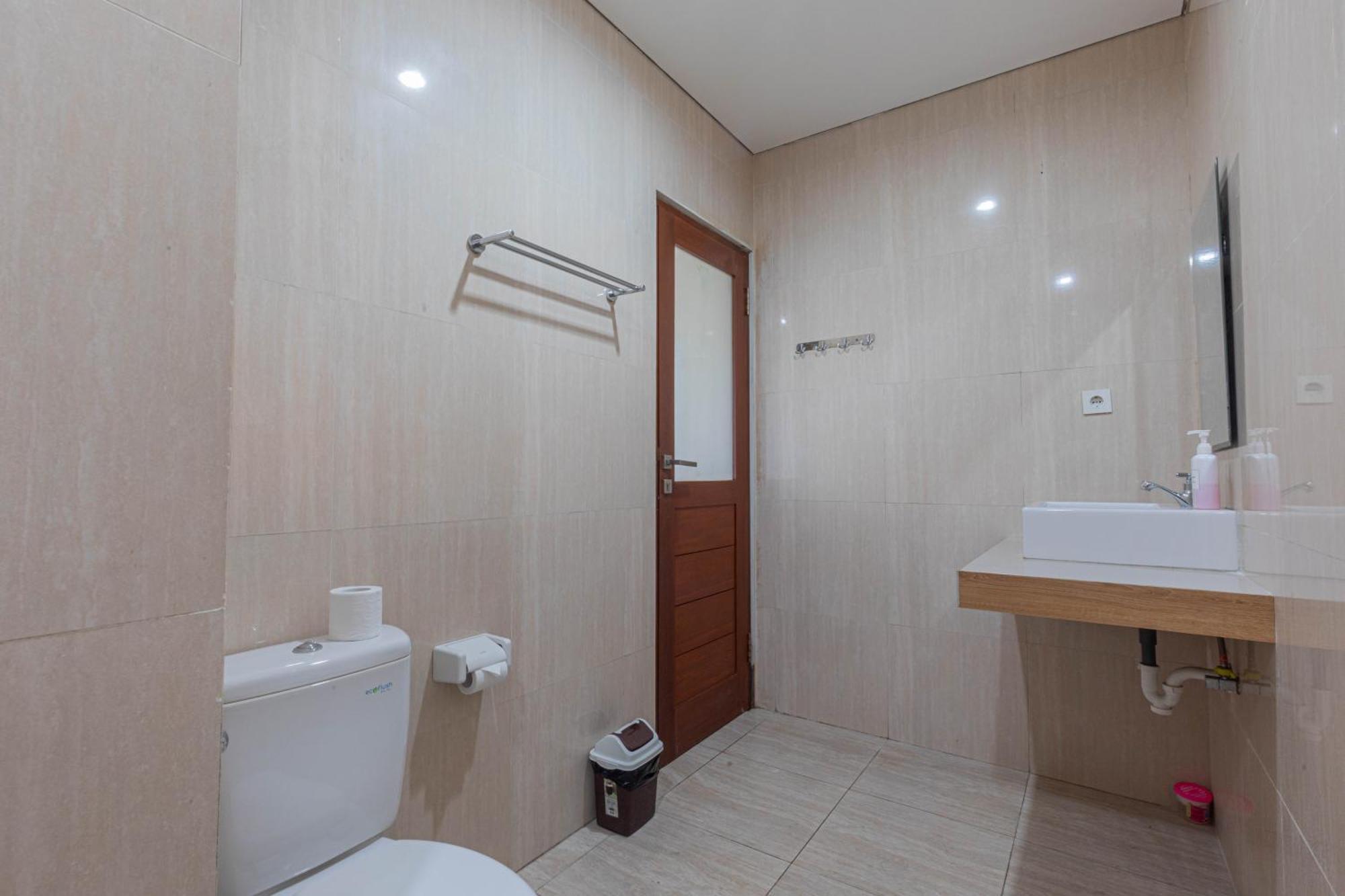 Komala Homestay Canggu Екстериор снимка